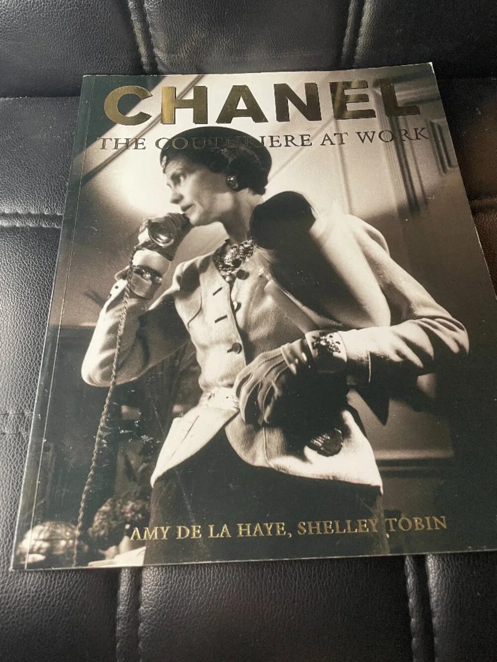Chanel: Couturiere at Work Paperback